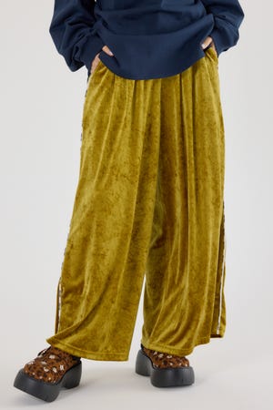 フレアバギーベロアパンツ