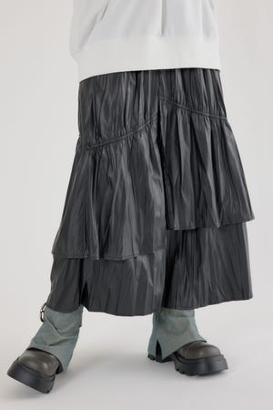 レザーライクフリルティアードスカート