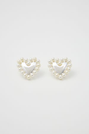 フェイクパールフレームハートイヤリング