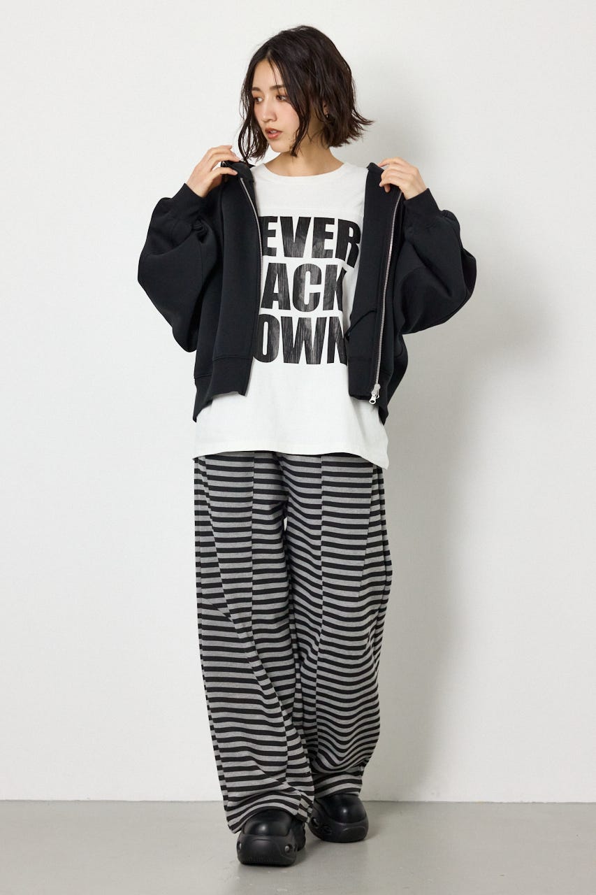 エンボス W-ZIP ショート パーカー BLK FREE