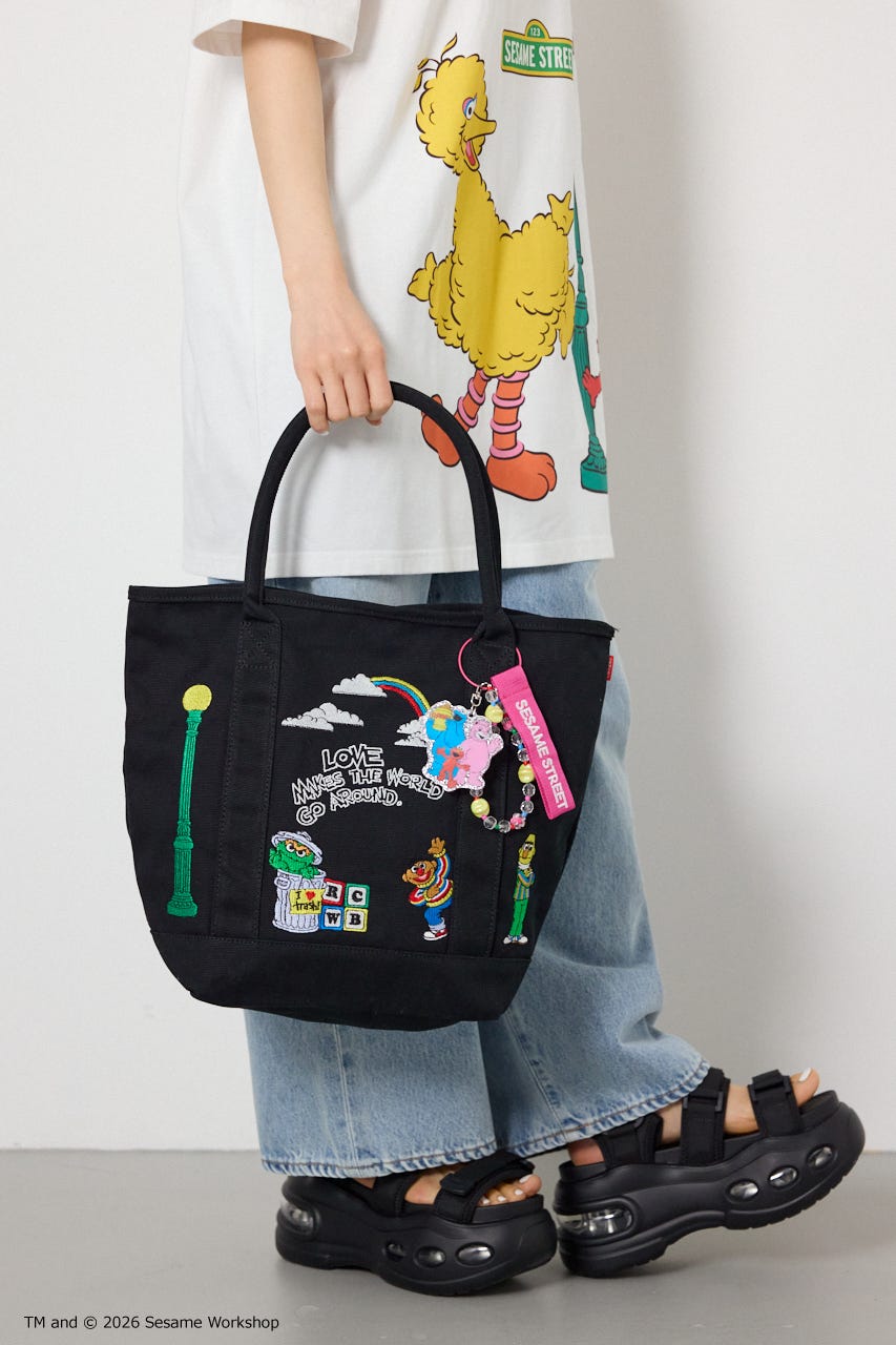 (SESAME STREET) FRIEND TOTE BLK FREE