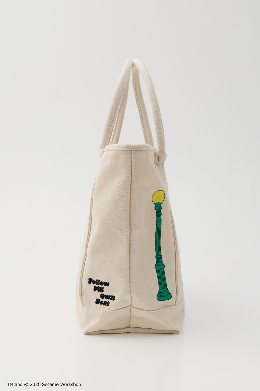 (SESAME STREET) FRIEND TOTE O/WHT FREE