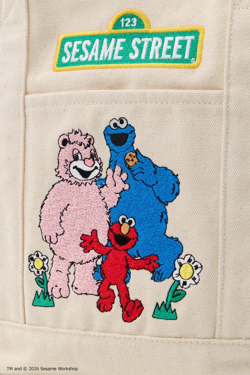 (SESAME STREET) FRIEND TOTE O/WHT FREE