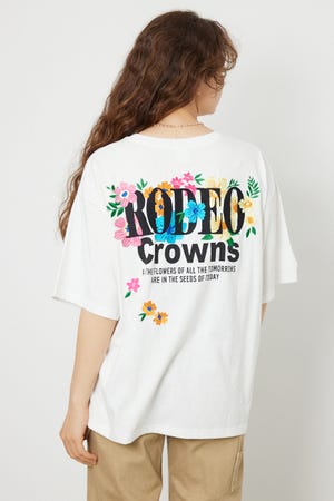 Flower Bloom Embroidery Tシャツ