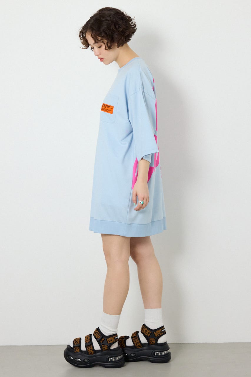 【SS先行アイテム】ペイントロゴハーフスリーブワンピース SAX FREE