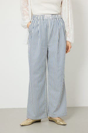 リラックスワイドパンツ