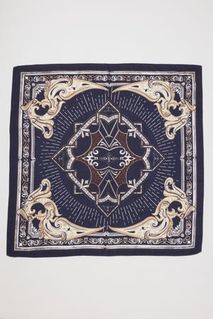 クラシカルビッグスカーフ