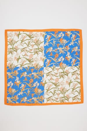 クラシカルビッグスカーフ