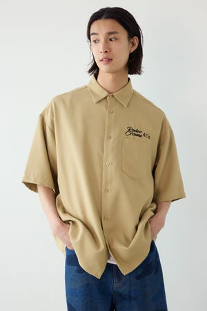 Overlapアップリケシャツ