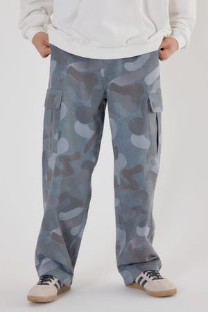 カモフラカーゴパンツ