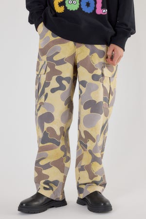 カモフラカーゴパンツ