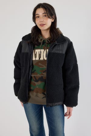 切り替えボアロゴジャケット