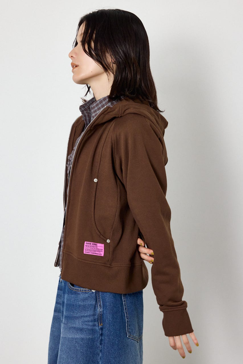 (UNISEX)【AW先行予約アイテム】SHARE スタンドネックジップパーカー BRN L