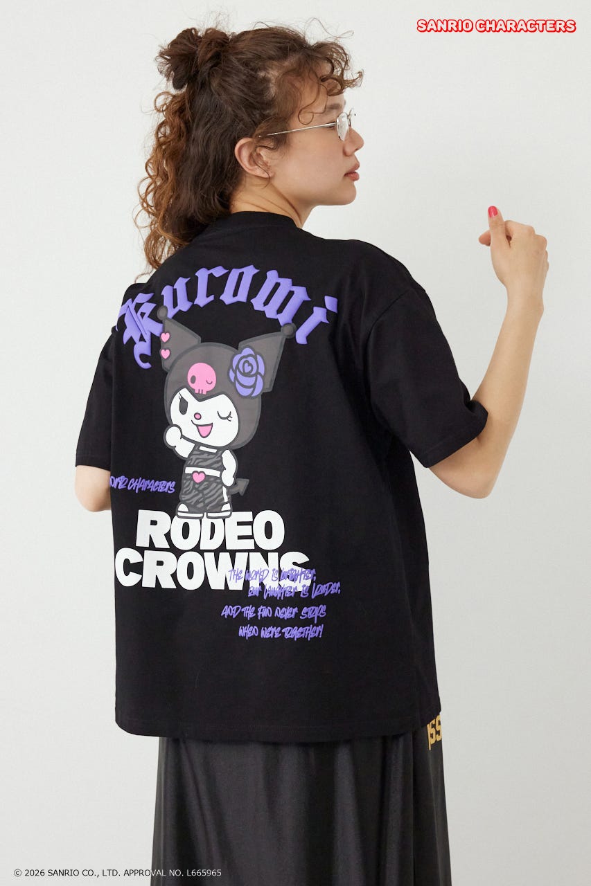 【UNISEX】(サンリオキャラクターズ) パターンモチーフTシャツ BLK M