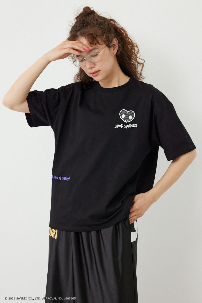 【UNISEX】(サンリオキャラクターズ) パターンモチーフTシャツ BLK M
