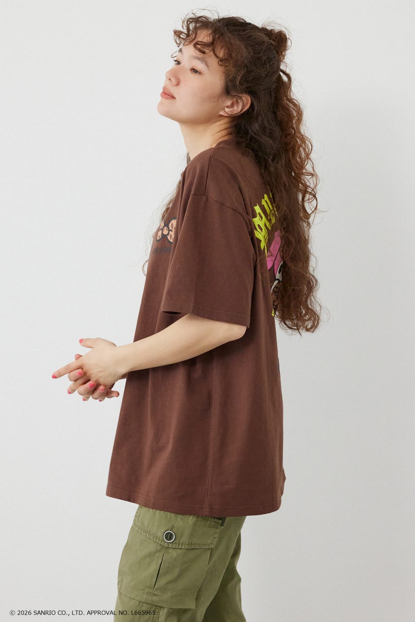 【UNISEX】(サンリオキャラクターズ) パターンモチーフTシャツ BRN M