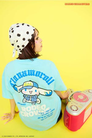 【UNISEX】(サンリオキャラクターズ) パターンモチーフTシャツ