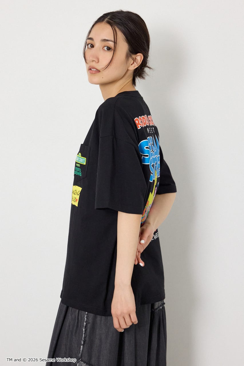 【UNISEX】(SESAME STREET) With RoddyTシャツ BLK L
