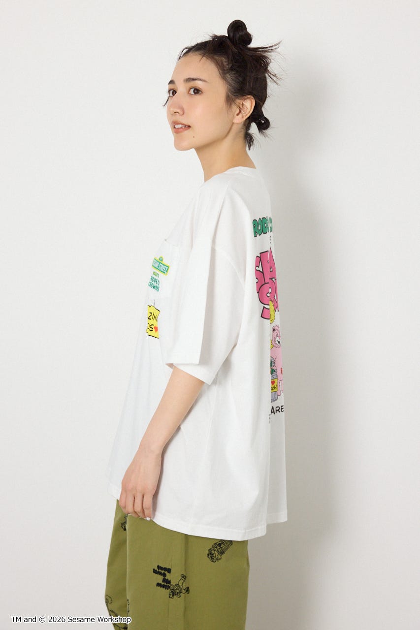 【UNISEX】(SESAME STREET) With RoddyTシャツ O/WHT L