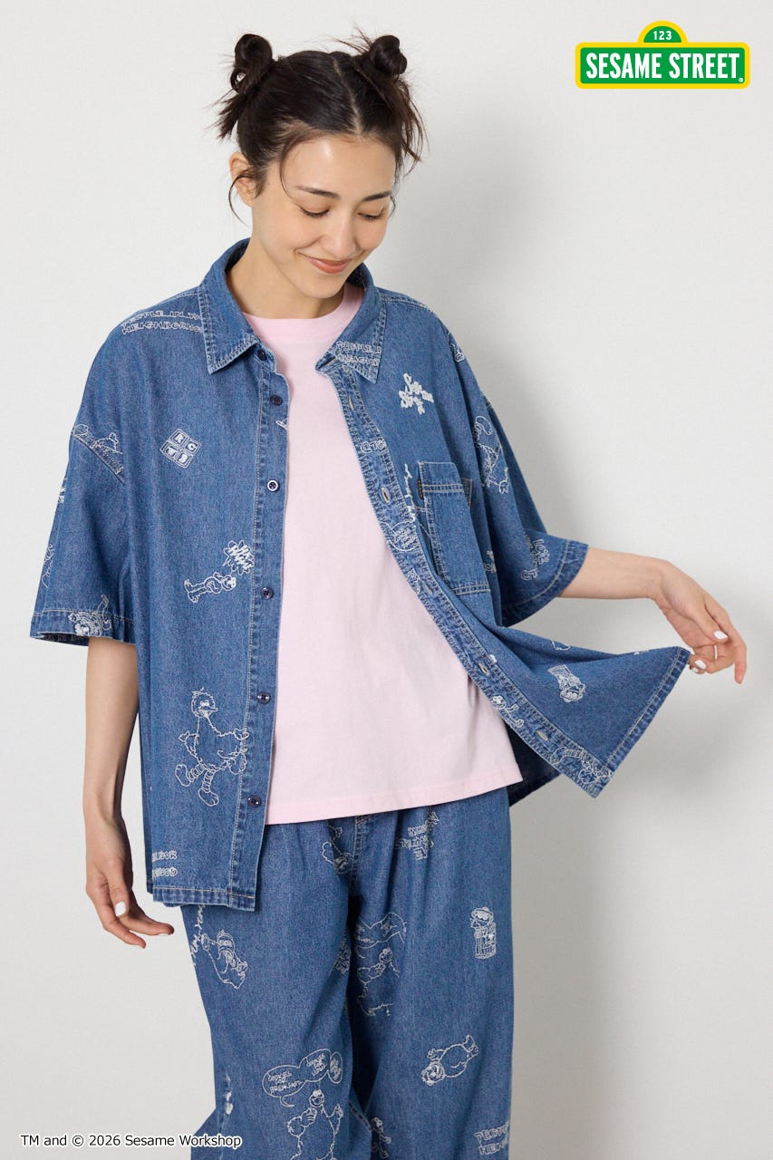 【UNISEX】(SESAME STREET) 刺繍パターンシャツ 柄BLU L