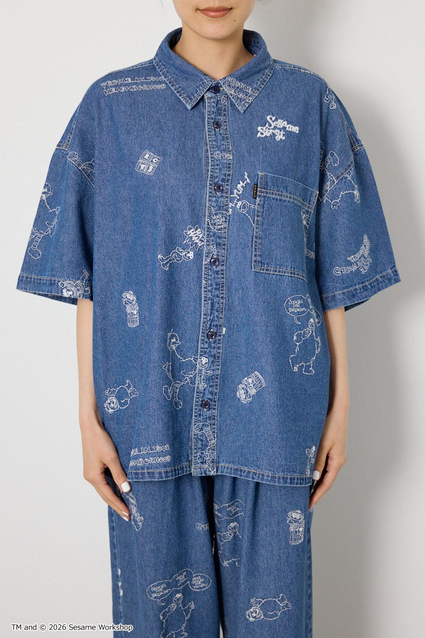 【UNISEX】(SESAME STREET) 刺繍パターンシャツ 柄BLU L