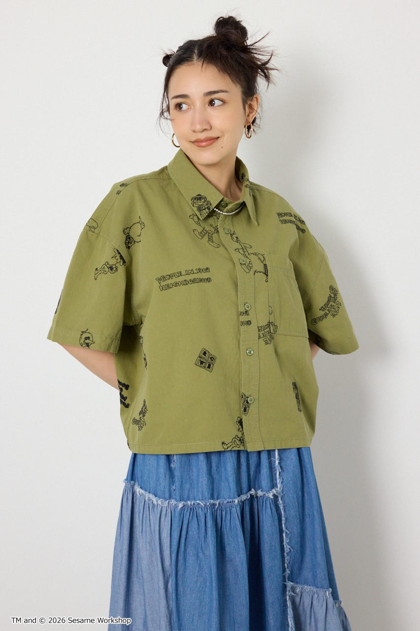 【UNISEX】(SESAME STREET) 刺繍パターンシャツ 柄KHA M