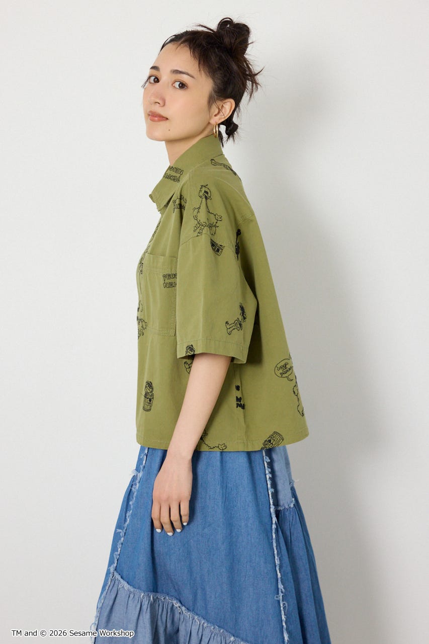 【UNISEX】(SESAME STREET) 刺繍パターンシャツ 柄KHA M