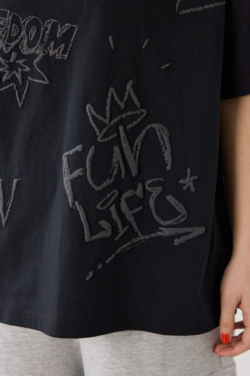 【UNISEX】クレヨンタッチ同色発泡プリントTシャツ BLK L