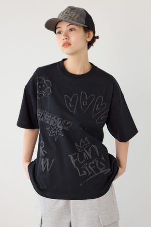 【UNISEX】クレヨンタッチ同色発泡プリントTシャツ