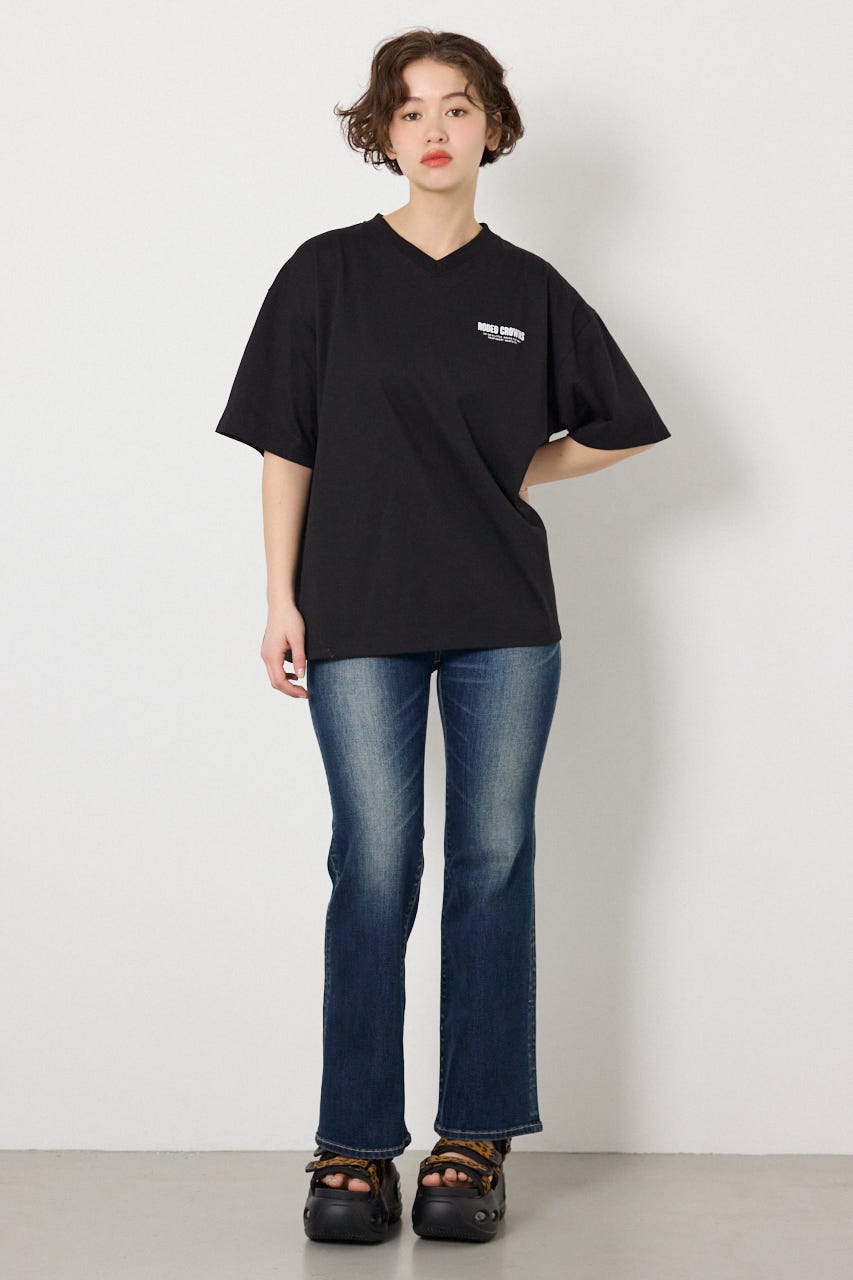 【UNISEX】エンボスロゴVネックTシャツ BLK M