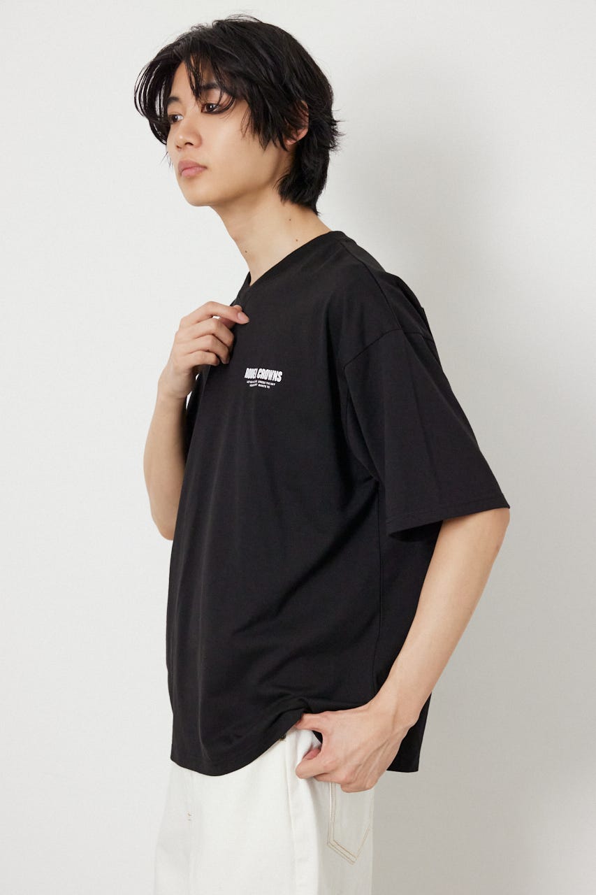 【UNISEX】エンボスロゴVネックTシャツ BLK M