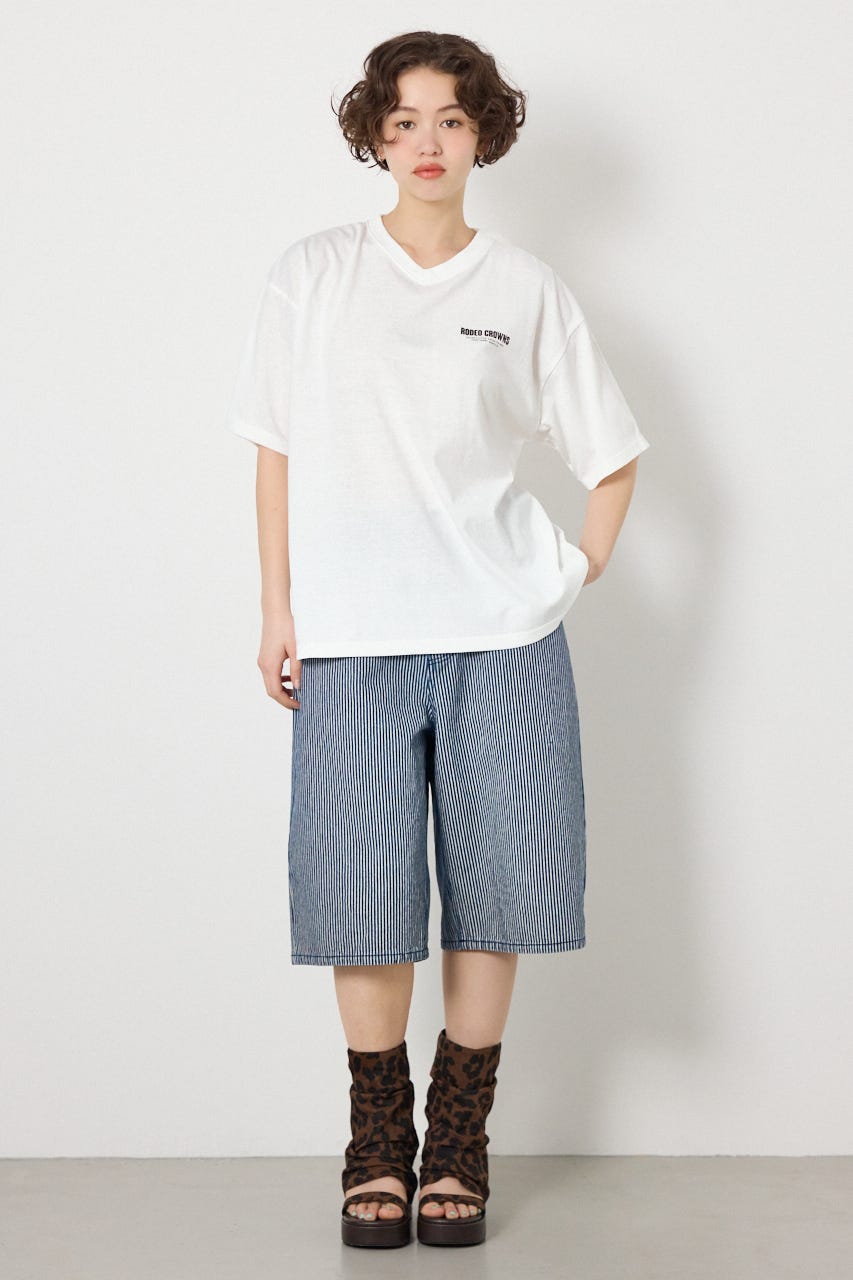 【UNISEX】エンボスロゴVネックTシャツ O/WHT L