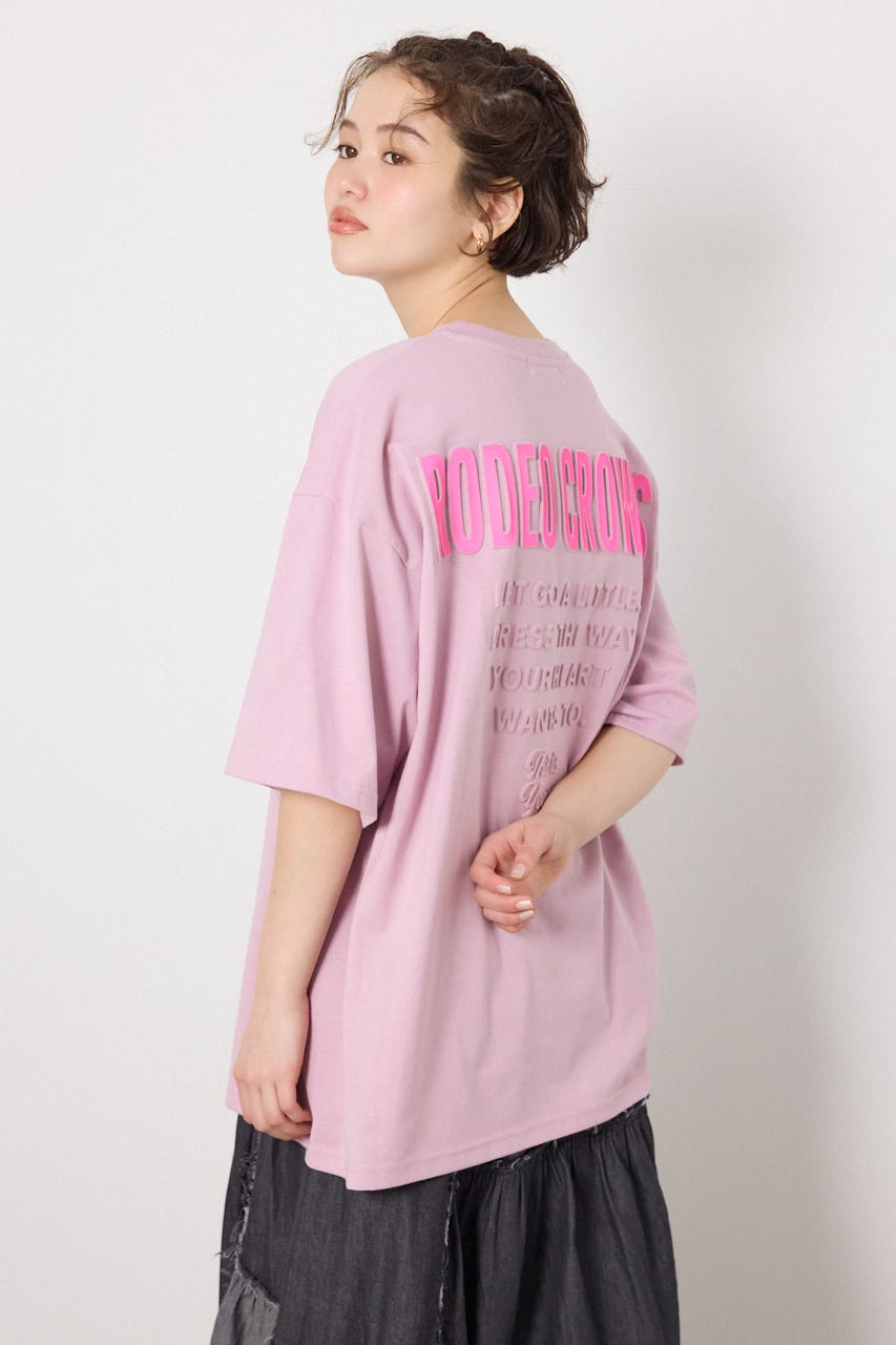 【UNISEX】エンボスロゴVネックTシャツ PNK M