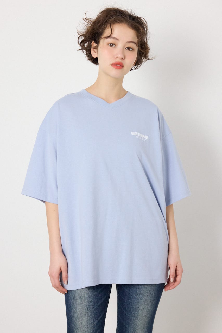 【UNISEX】エンボスロゴVネックTシャツ SAX L