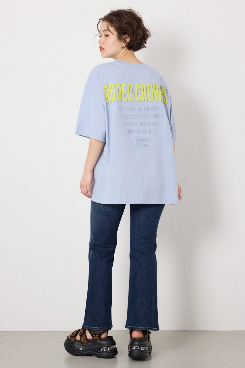 【UNISEX】エンボスロゴVネックTシャツ SAX L