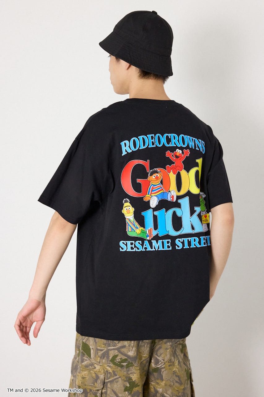 【WEB限定】(UNISEX)(SESAMESTREET)GoodLuckTシャツ BLK FREE