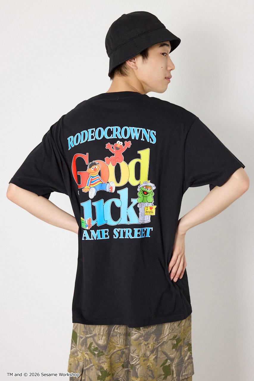 【WEB限定】(UNISEX)(SESAMESTREET)GoodLuckTシャツ BLK FREE