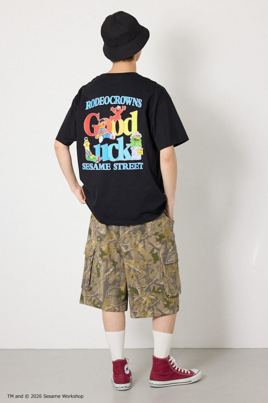 【WEB限定】(UNISEX)(SESAMESTREET)GoodLuckTシャツ BLK FREE