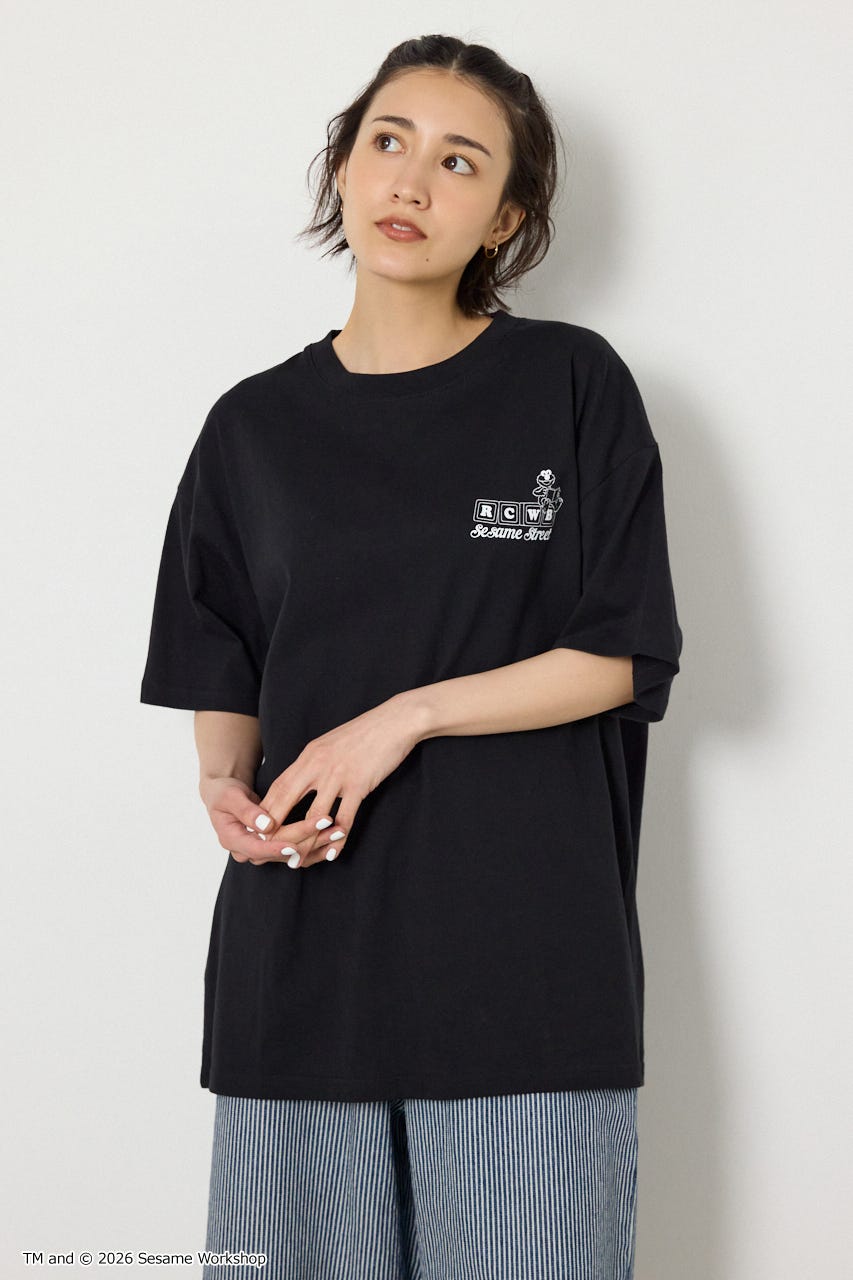 【WEB限定】(UNISEX)(SESAMESTREET)GoodLuckTシャツ BLK FREE
