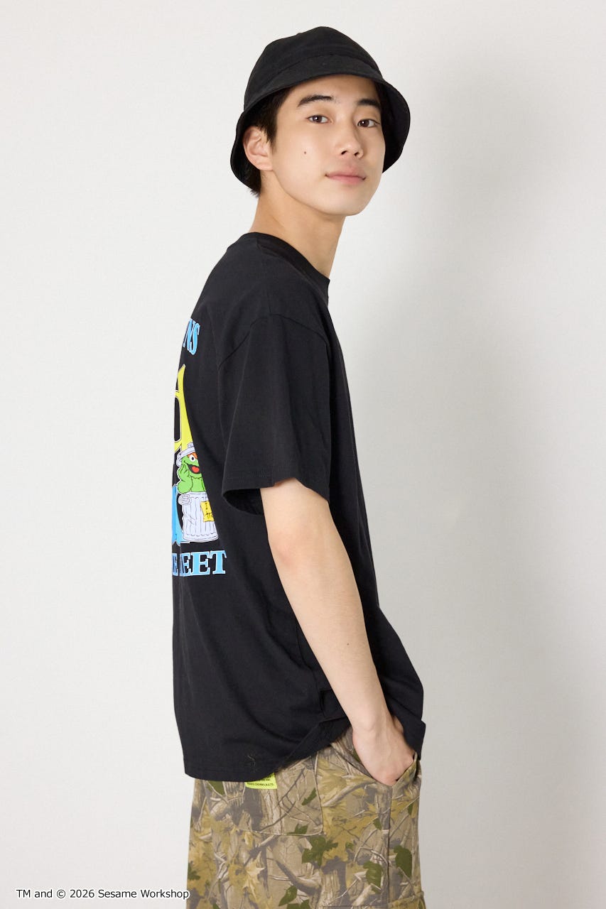 【WEB限定】(UNISEX)(SESAMESTREET)GoodLuckTシャツ BLK FREE