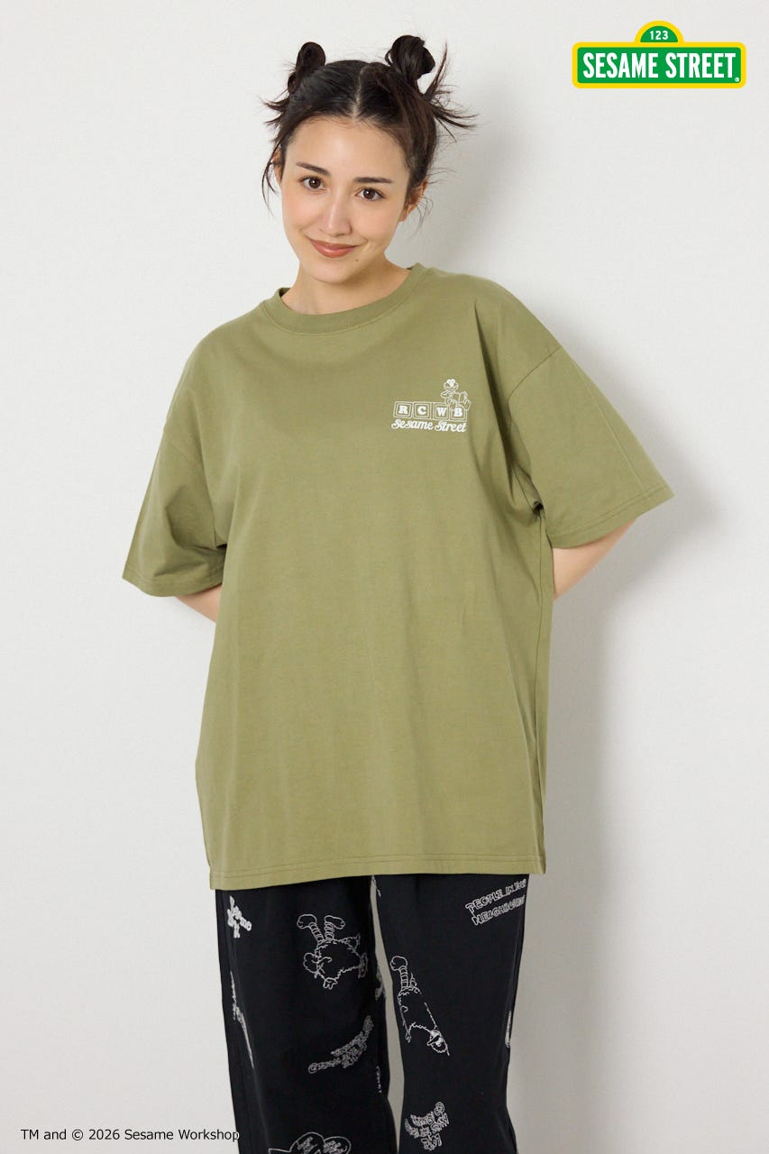 【WEB限定】(UNISEX)(SESAMESTREET)GoodLuckTシャツ KHA FREE