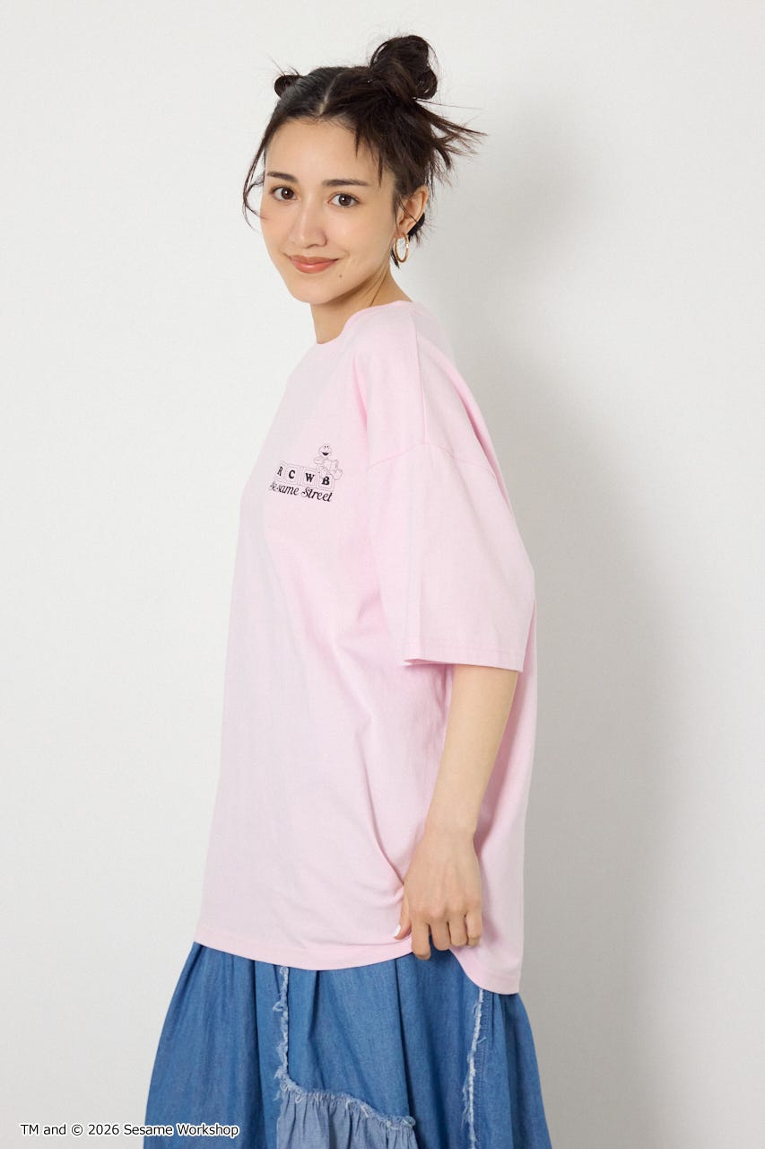 【WEB限定】(UNISEX)(SESAMESTREET)GoodLuckTシャツ L/PNK FREE