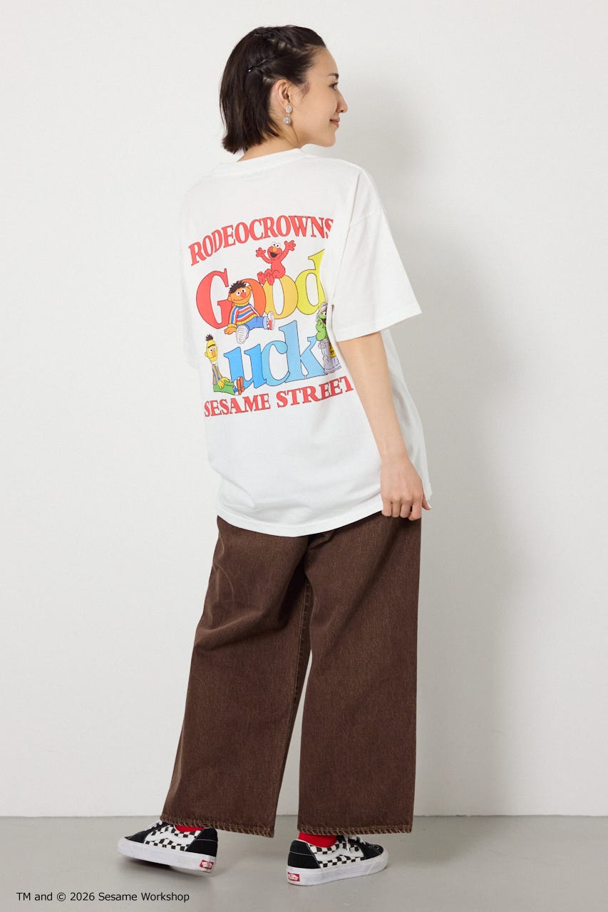【WEB限定】(UNISEX)(SESAMESTREET)GoodLuckTシャツ WHT FREE