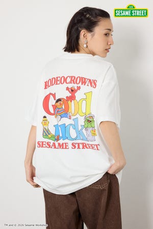 【WEB限定】（UNISEX）(SESAMESTREET)GoodLuckTシャツ