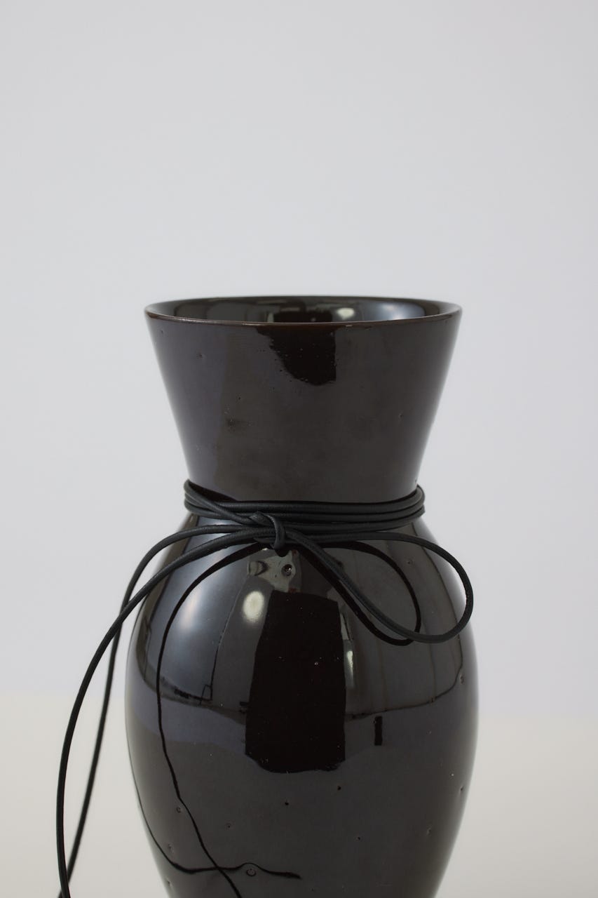 10/14- order start Silhouette Flower Vase D/BRN FREE