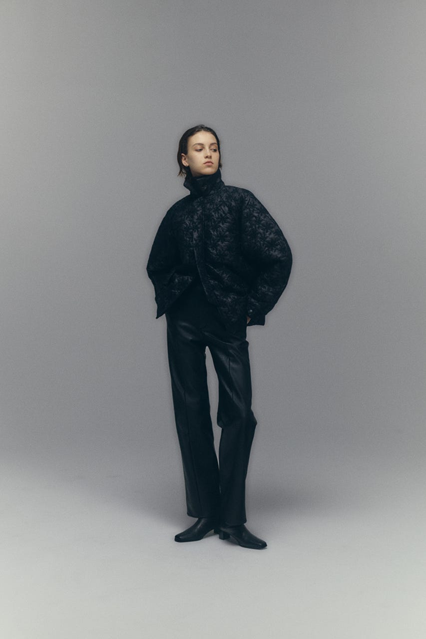 【26FW PRE ORDER】Punching embroidary BZ BLK 36