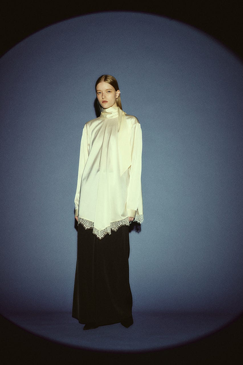 【26FW PRE ORDER】Lace hem blouse IVOY FREE