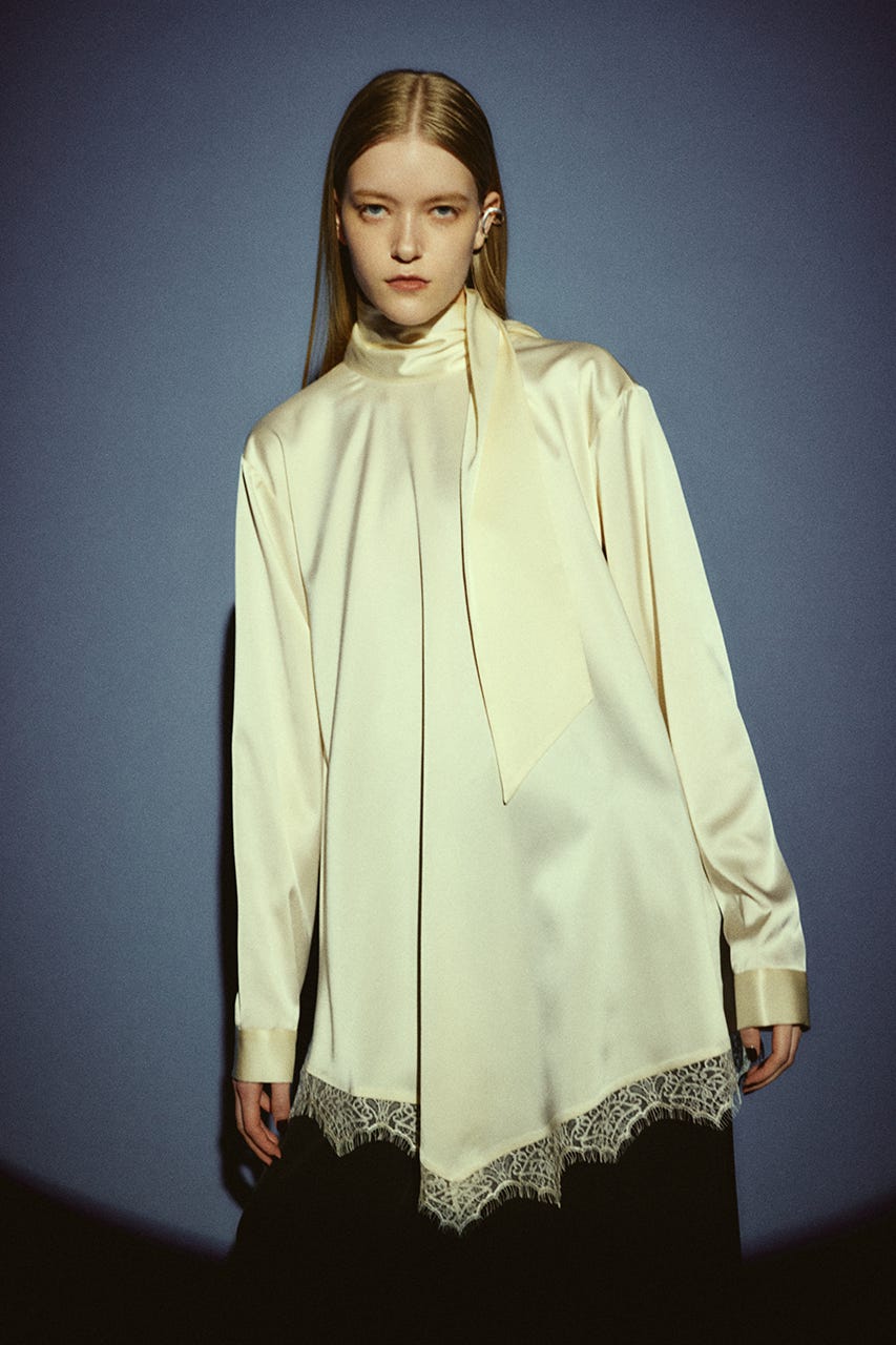 【26FW PRE ORDER】Lace hem blouse IVOY FREE