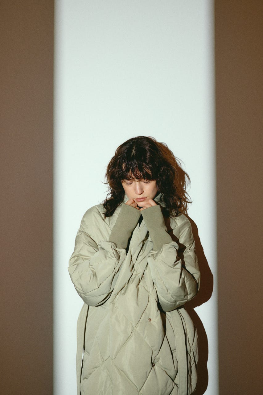 【26FW OUTER PRE ORDER】Dolman short down GREIGE FREE