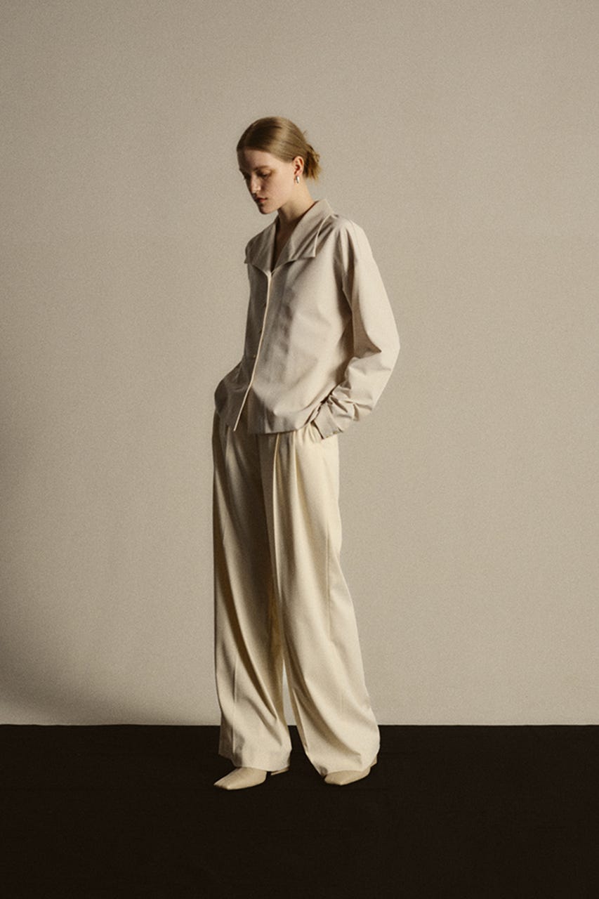 【26FW PRE ORDER】Loose slacks IVOY 36